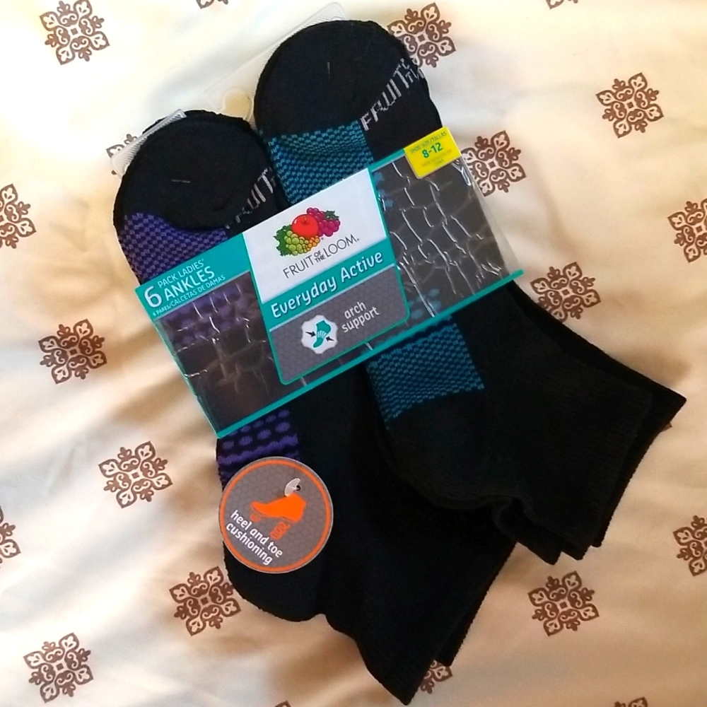 (12 pack) Fruit of the loom Socks